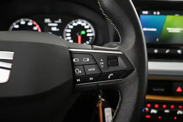 Punainen Maastoauto, Seat Arona – VAR-28977