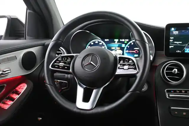 Valkoinen Coupe, Mercedes-Benz GLC – VAR-29053