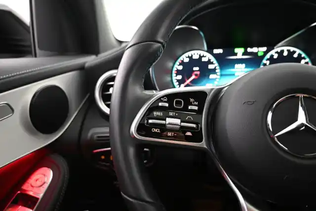 Valkoinen Coupe, Mercedes-Benz GLC – VAR-29053