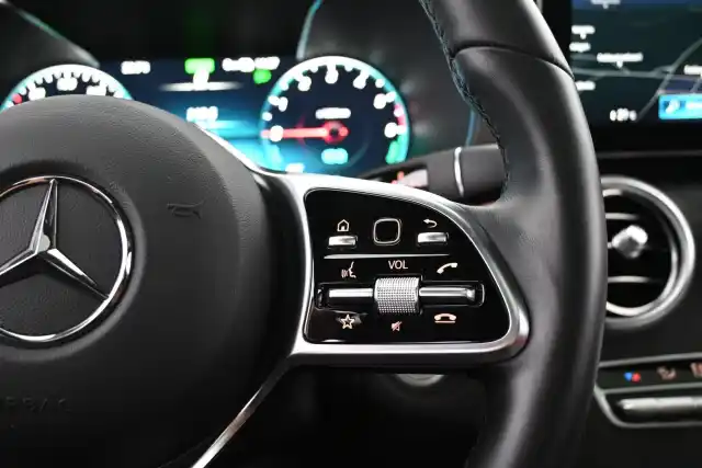 Valkoinen Coupe, Mercedes-Benz GLC – VAR-29053