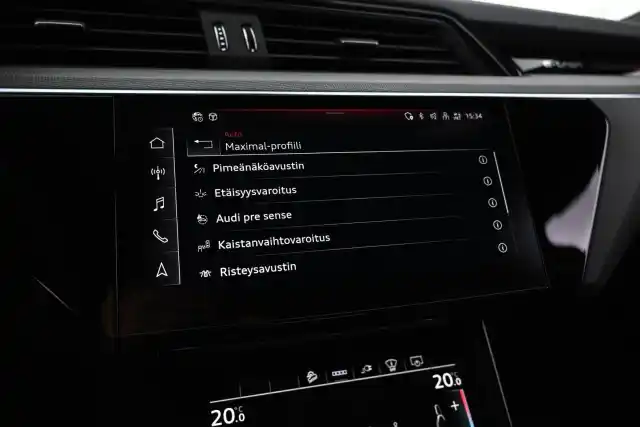 Musta Maastoauto, Audi e-tron – VAR-29097