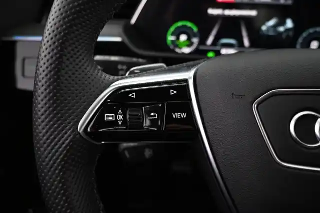 Musta Maastoauto, Audi e-tron – VAR-29097
