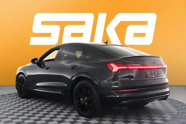 Musta Maastoauto, Audi e-tron – VAR-29097