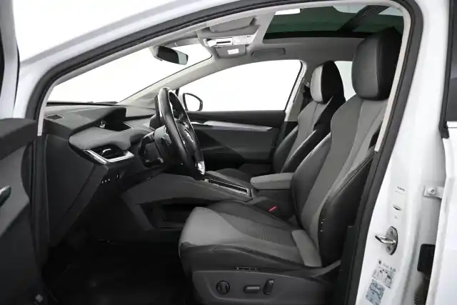 Valkoinen Maastoauto, Skoda Enyaq – VAR-29100