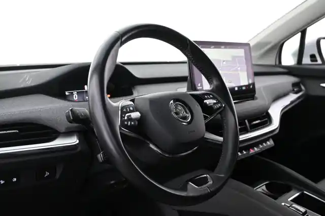 Valkoinen Maastoauto, Skoda Enyaq – VAR-29100