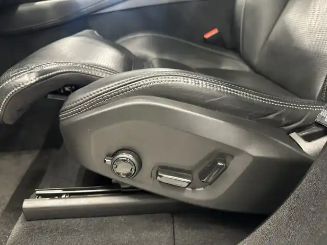 Musta Maastoauto, Volvo XC90 – VAR-29122