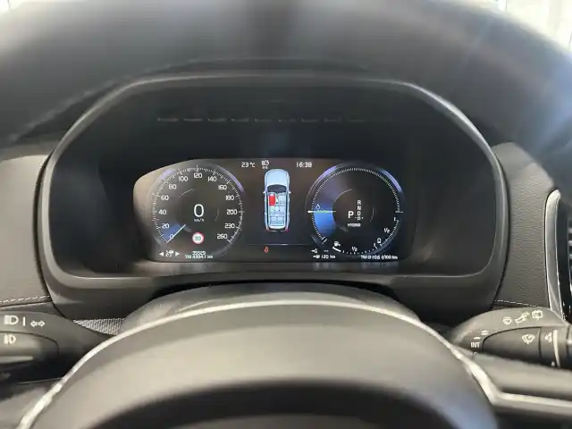 Musta Maastoauto, Volvo XC90 – VAR-29122