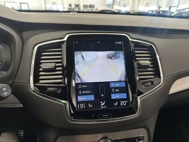 Musta Maastoauto, Volvo XC90 – VAR-29122