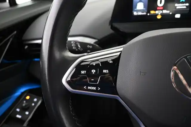 Musta Maastoauto, Volkswagen ID.4 – VAR-29279
