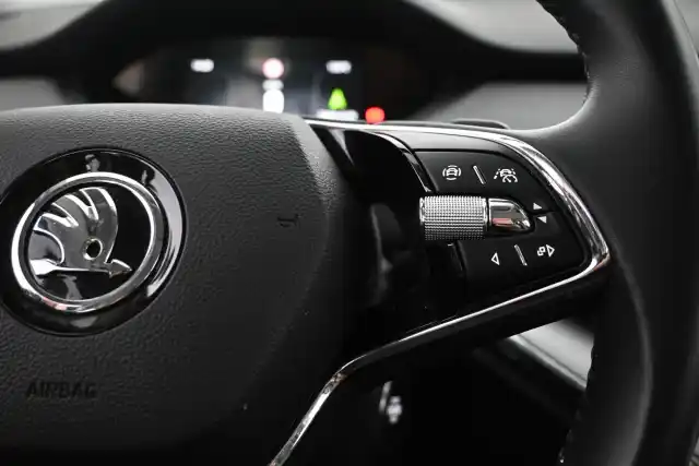 Musta Maastoauto, Skoda Enyaq – VAR-29287