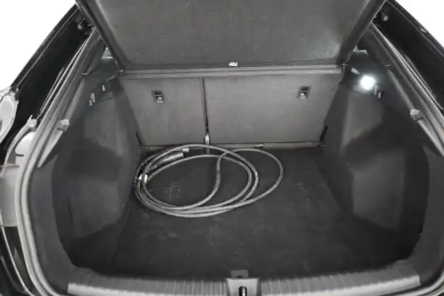 Musta Maastoauto, Audi Q4 e-tron – VAR-29305