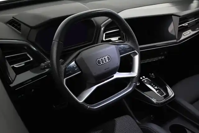 Musta Maastoauto, Audi Q4 e-tron – VAR-29305