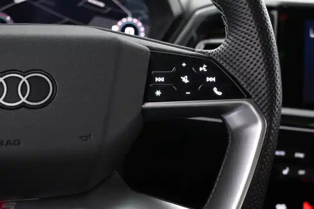 Musta Maastoauto, Audi Q4 e-tron – VAR-29305