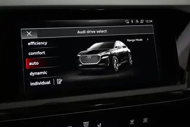 Musta Maastoauto, Audi Q4 e-tron – VAR-29305