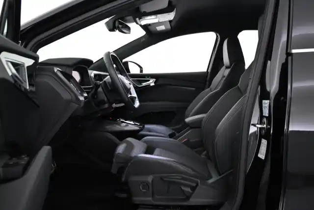 Musta Maastoauto, Audi Q4 e-tron – VAR-29305