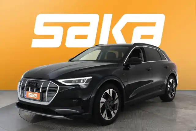 Musta Maastoauto, Audi e-tron – VAR-29383