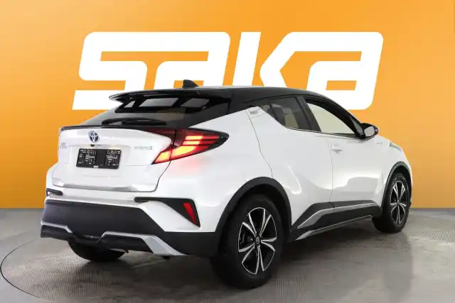 Valkoinen Maastoauto, Toyota C-HR – VAR-29548