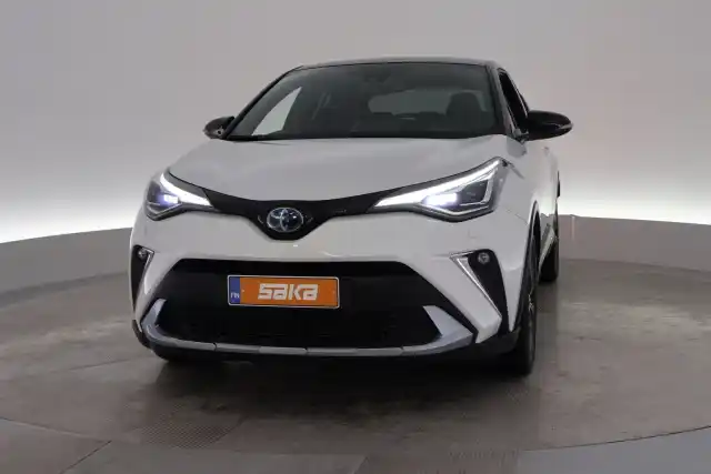 Valkoinen Maastoauto, Toyota C-HR – VAR-29548