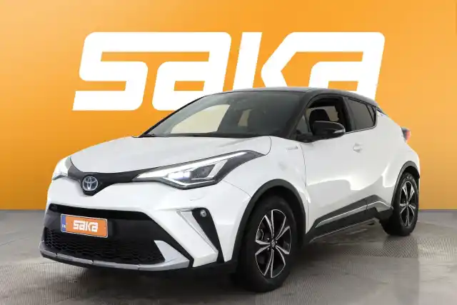 Valkoinen Maastoauto, Toyota C-HR – VAR-29548