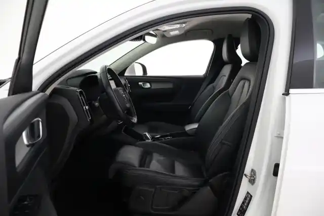 Valkoinen Viistoperä, Volvo XC40 – VAR-29691