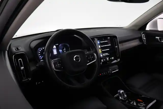 Valkoinen Viistoperä, Volvo XC40 – VAR-29691