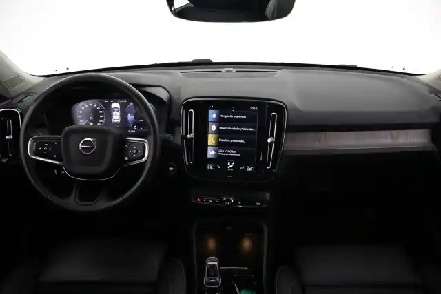 Valkoinen Viistoperä, Volvo XC40 – VAR-29691