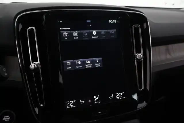 Valkoinen Viistoperä, Volvo XC40 – VAR-29691