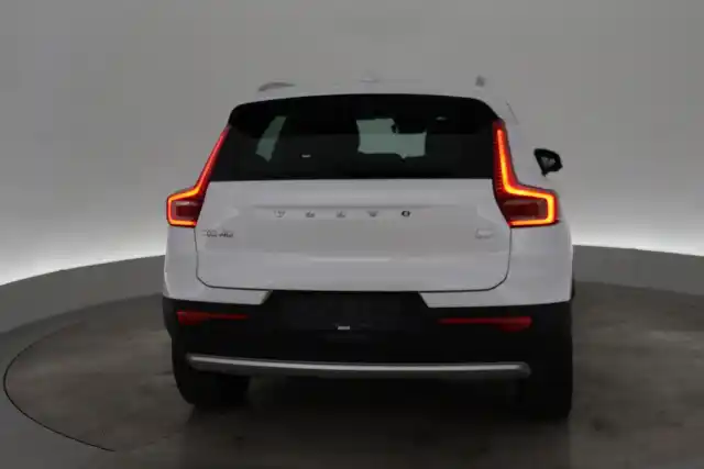 Valkoinen Viistoperä, Volvo XC40 – VAR-29691