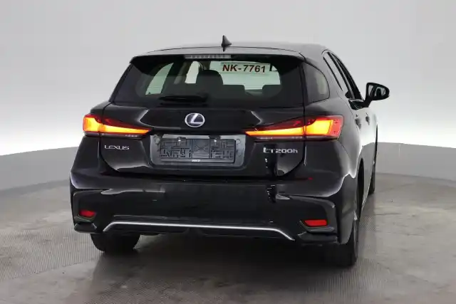 Musta Viistoperä, Lexus CT – VAR-30122