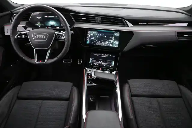 Musta Maastoauto, Audi Q8 e-tron – VAR-30183