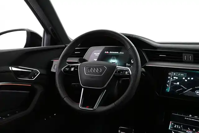 Musta Maastoauto, Audi Q8 e-tron – VAR-30183