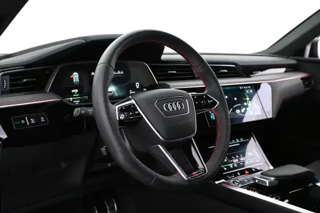 Musta Maastoauto, Audi Q8 e-tron – VAR-30183