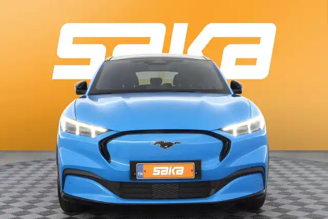 Sininen Maastoauto, Ford Mustang Mach-E – VAR-30239
