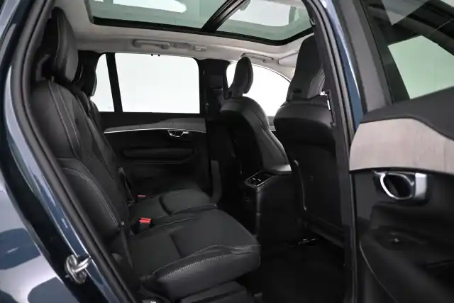 Sininen Maastoauto, Volvo XC90 – VAR-30322