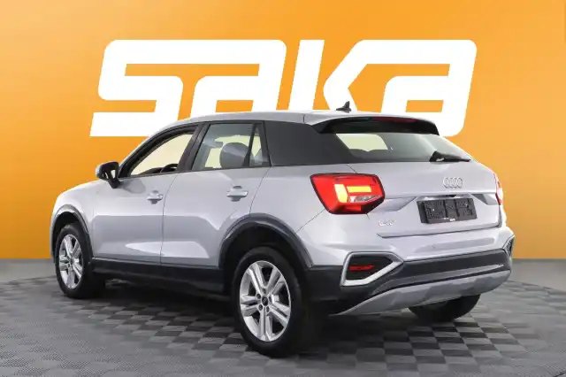 Harmaa Maastoauto, Audi Q2 – VAR-30399