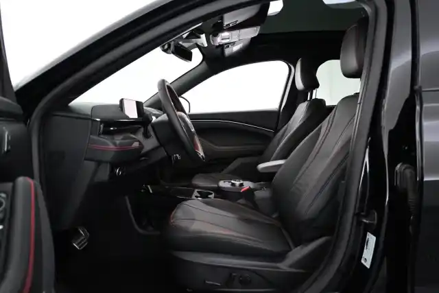 Musta Maastoauto, Ford Mustang Mach-E – VAR-30476