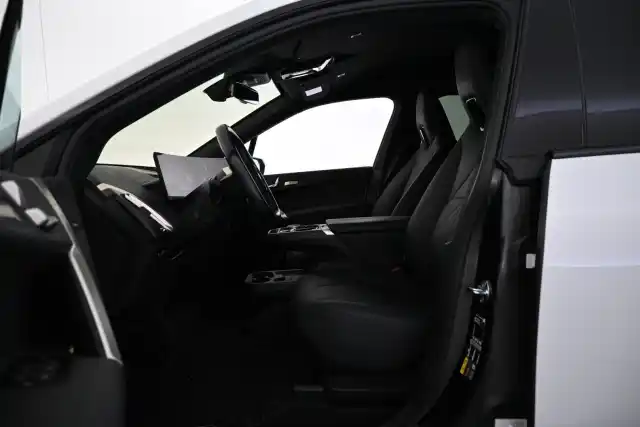 Valkoinen Maastoauto, BMW iX – VAR-30541