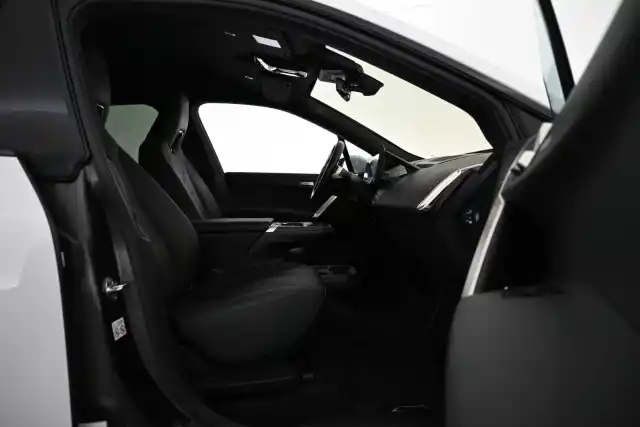 Valkoinen Maastoauto, BMW iX – VAR-30541
