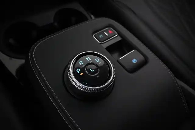Sininen Maastoauto, Ford Mustang Mach-E – VAR-30581