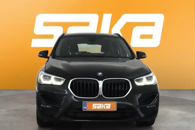 Musta Maastoauto, BMW X1 – VAR-30659