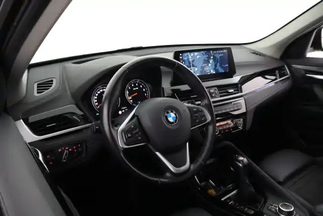 Musta Maastoauto, BMW X1 – VAR-30659