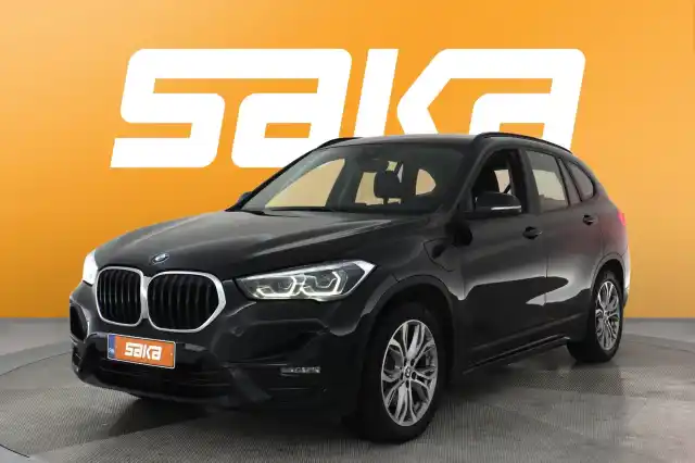 Musta Maastoauto, BMW X1 – VAR-30659