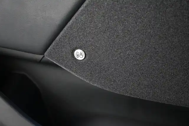 Musta Maastoauto, Ford Mustang Mach-E – VAR-30865