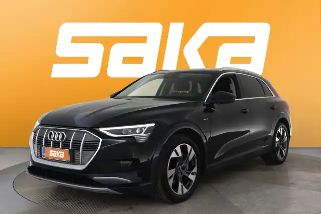 Musta Maastoauto, Audi e-tron – VAR-30930