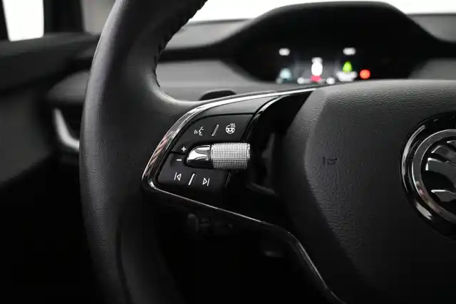 Musta Maastoauto, Skoda Enyaq – VAR-30932