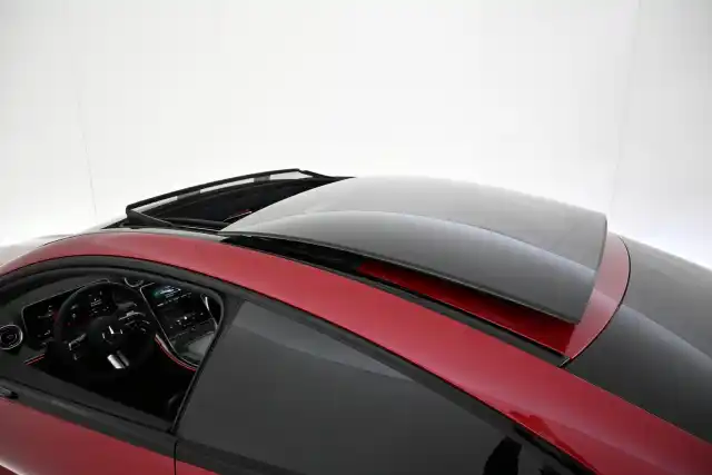 Punainen Coupe, Mercedes-Benz CLE – VAR-31071