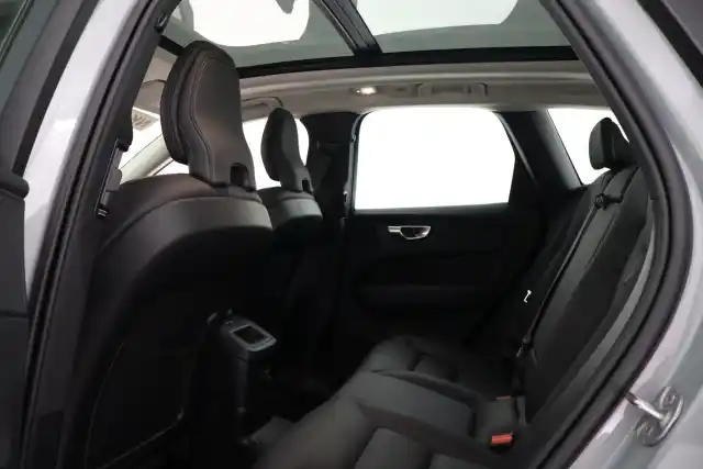 Harmaa Maastoauto, Volvo XC60 – VAR-31138