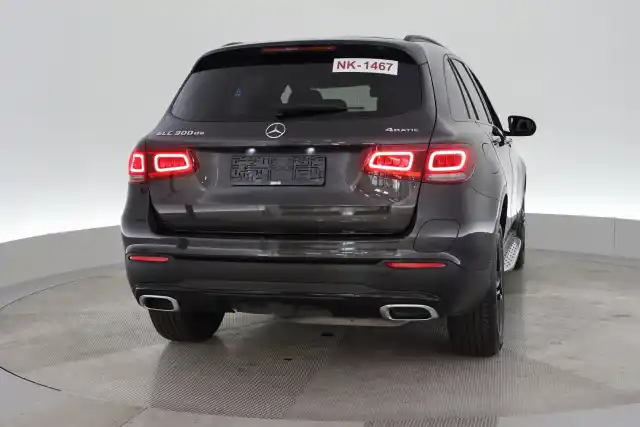 Harmaa Maastoauto, Mercedes-Benz GLC – VAR-31230