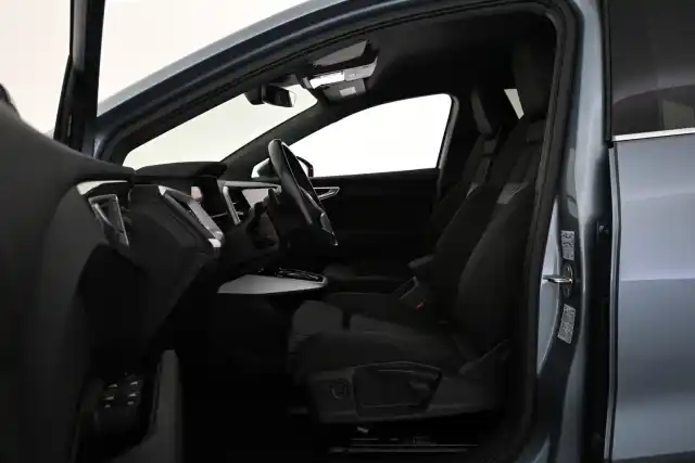 Harmaa Maastoauto, Audi Q4 e-tron – VAR-31231
