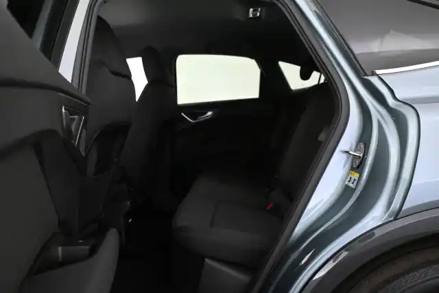 Harmaa Maastoauto, Audi Q4 e-tron – VAR-31231